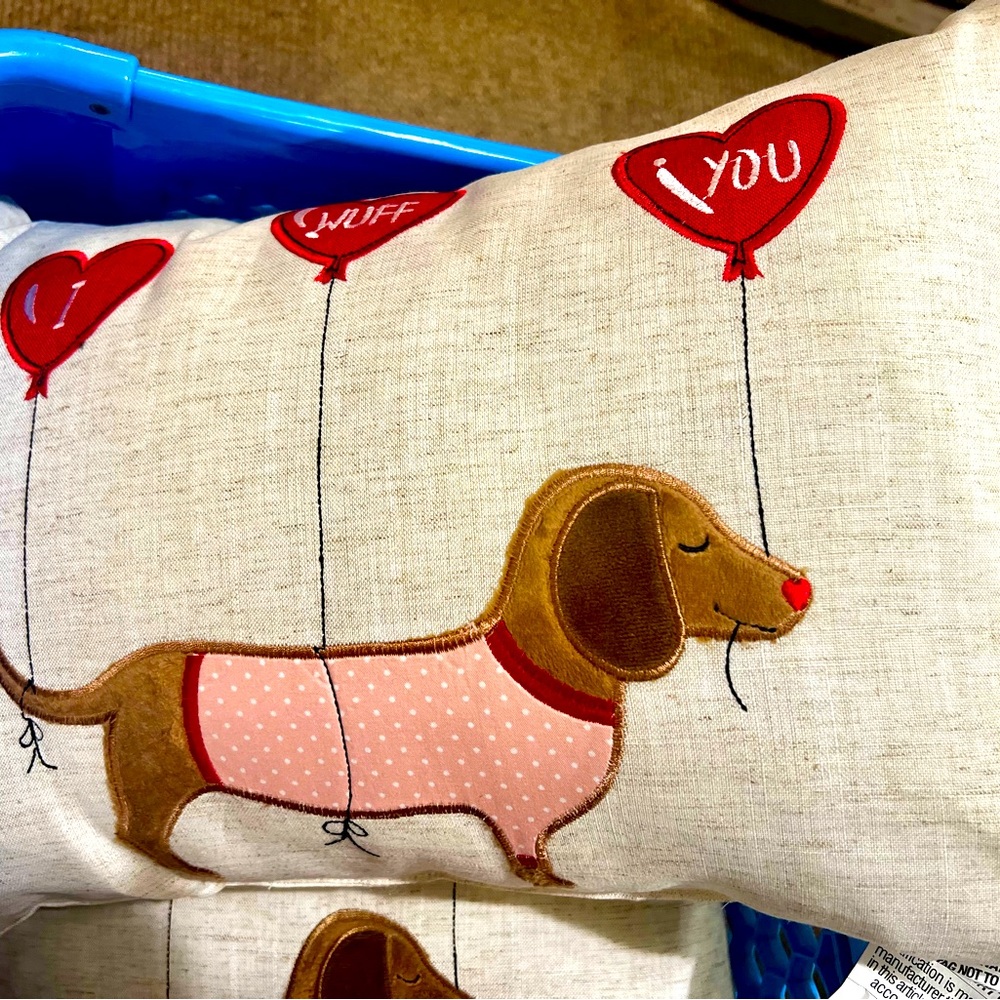 NEW 10x24 Adorable Valentine Dachshund sofa Pillow
(One pillow each)